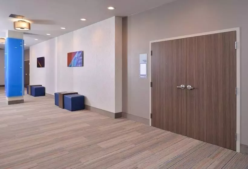 Отель Holiday Inn Express & Suites Houston E   Pasadena By Ihg