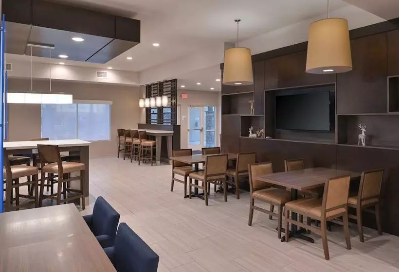 Отель Holiday Inn Express & Suites Houston E   Pasadena By Ihg