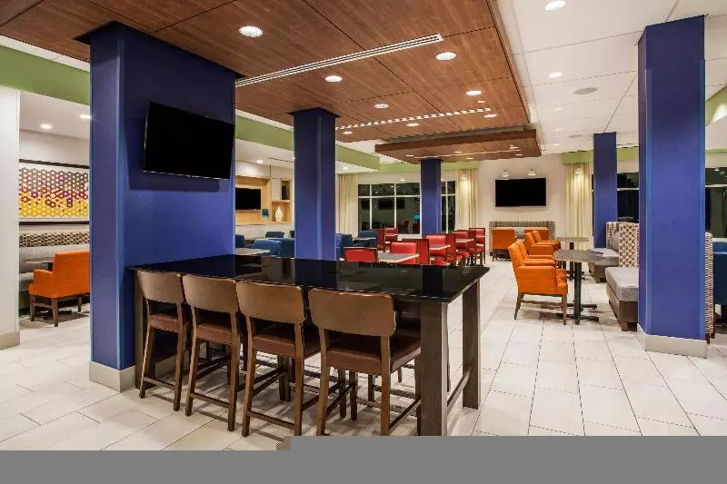 ホテル Holiday Inn Express & Suites Lexington Park California, An Ihg