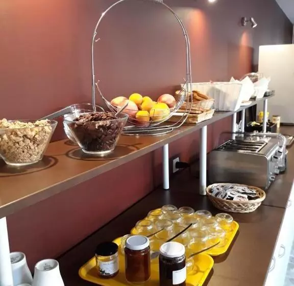 Отель Hôtel La Gravenne