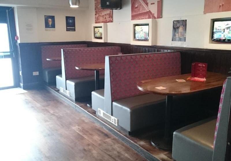 فندق Livingston Lodge