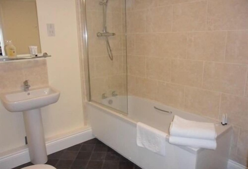 فندق Old Oak Tree