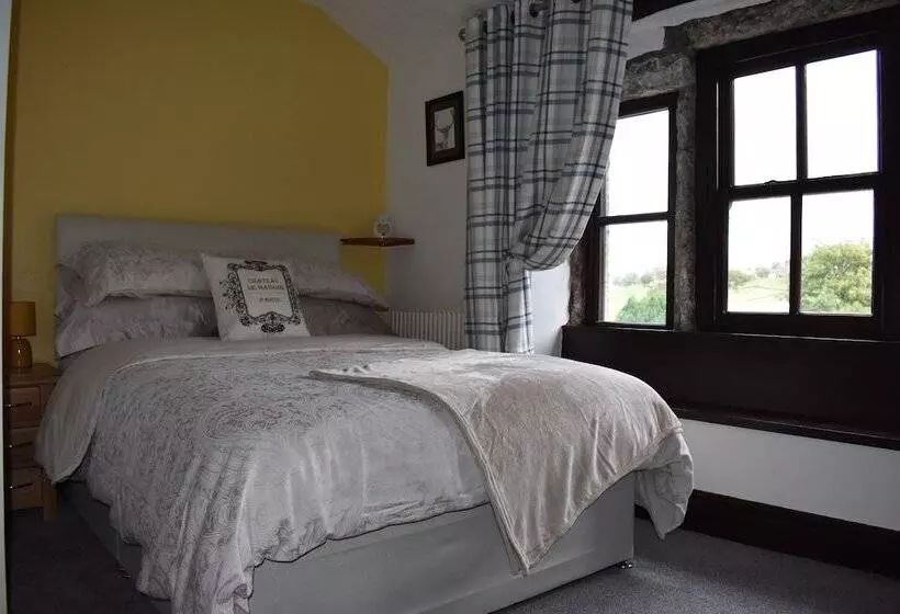 فندق Old Silent Inn