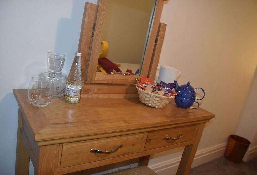 فندق Old Silent Inn