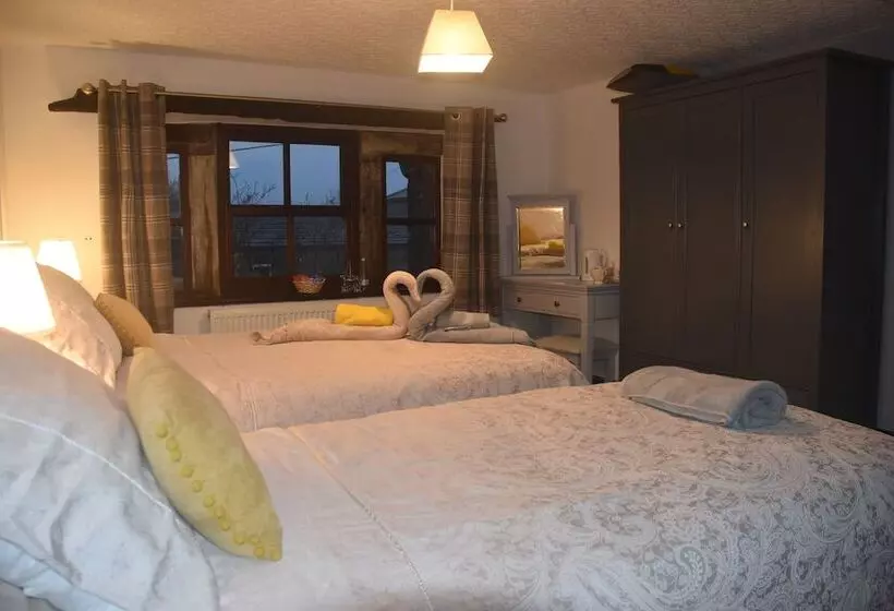 فندق Old Silent Inn