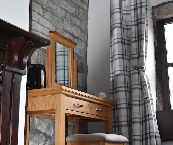 فندق Old Silent Inn