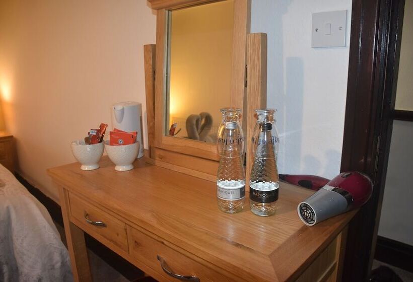 فندق Old Silent Inn