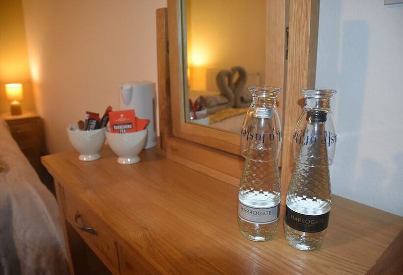 فندق Old Silent Inn