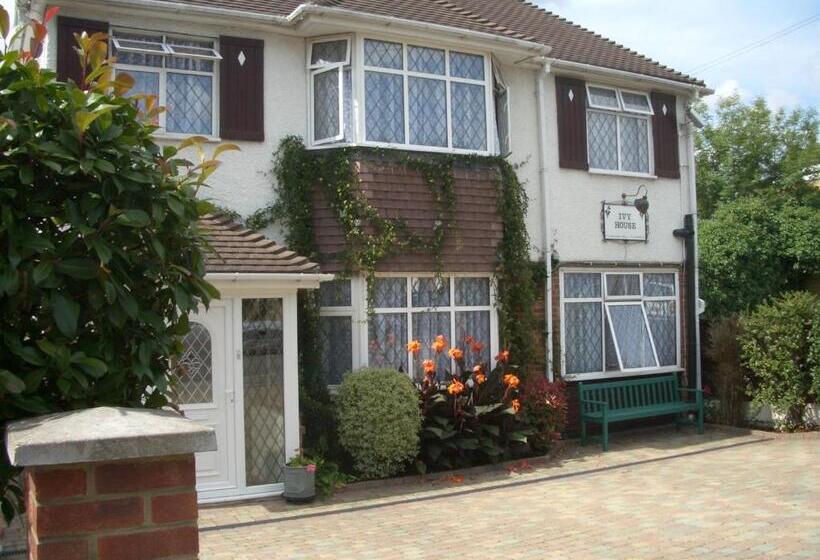 بنسيون Ivy House