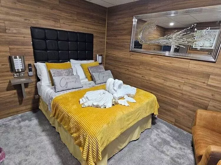 Majatalo Kings Boutique