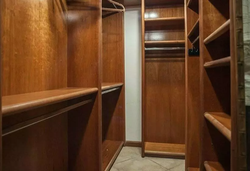 Seawind On The Bay   Apartments