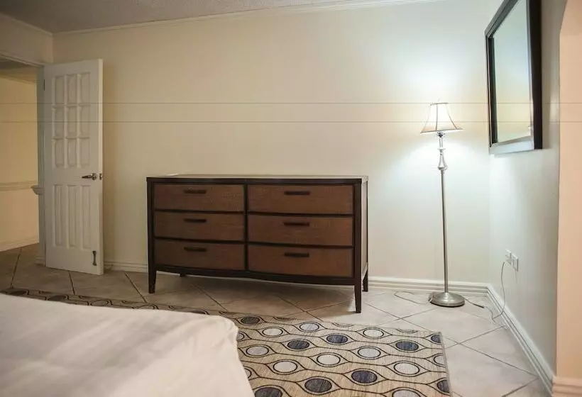 Seawind On The Bay   Apartments