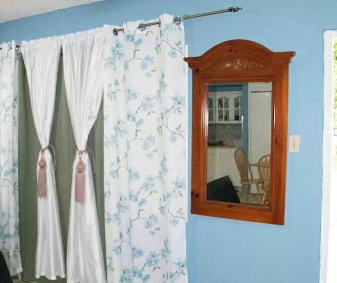 Seawind On The Bay   Apartments