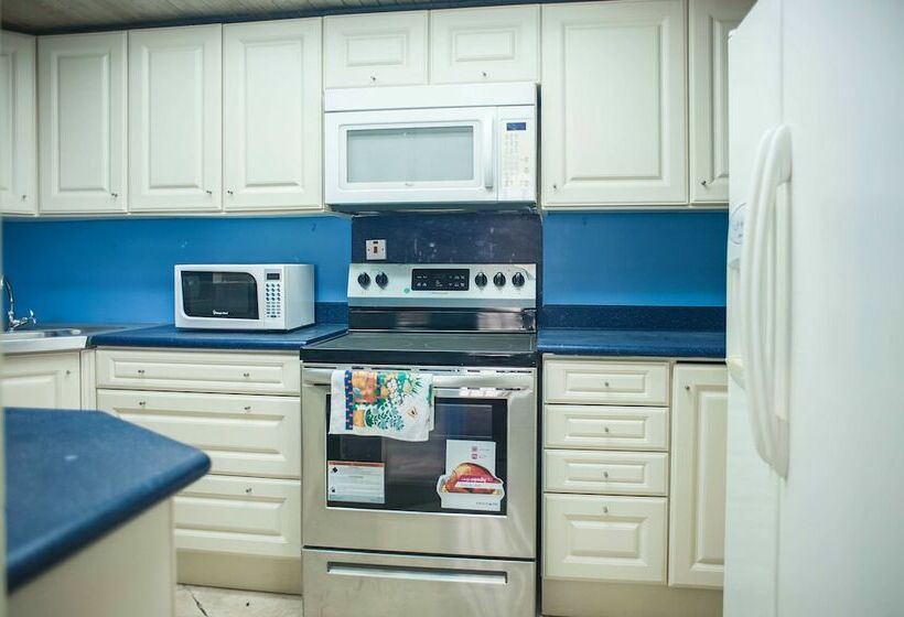 Seawind On The Bay Apartments