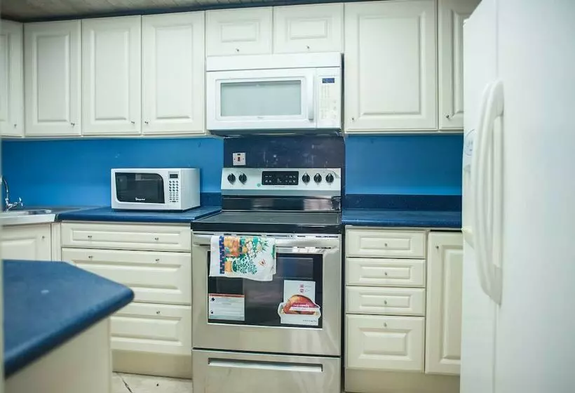 Seawind On The Bay   Apartments