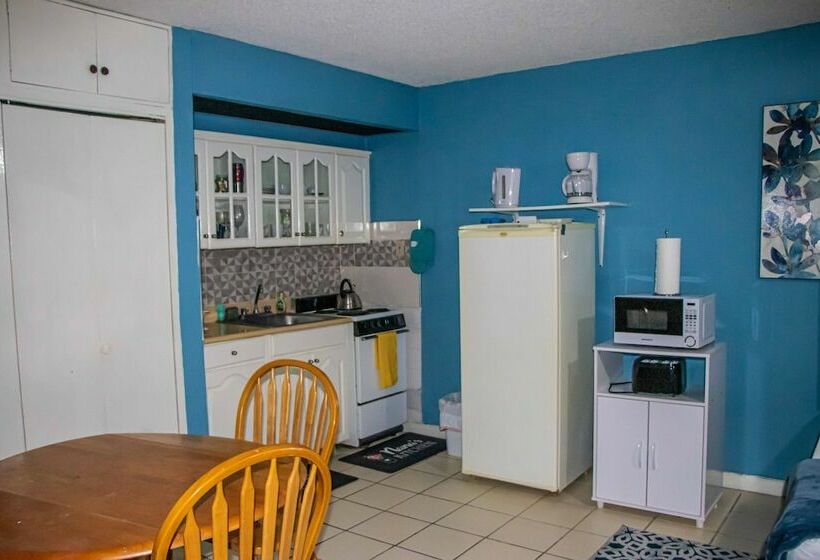 Seawind On The Bay Apartments