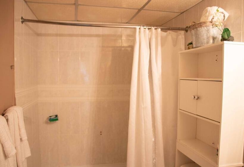 Seawind On The Bay Apartments