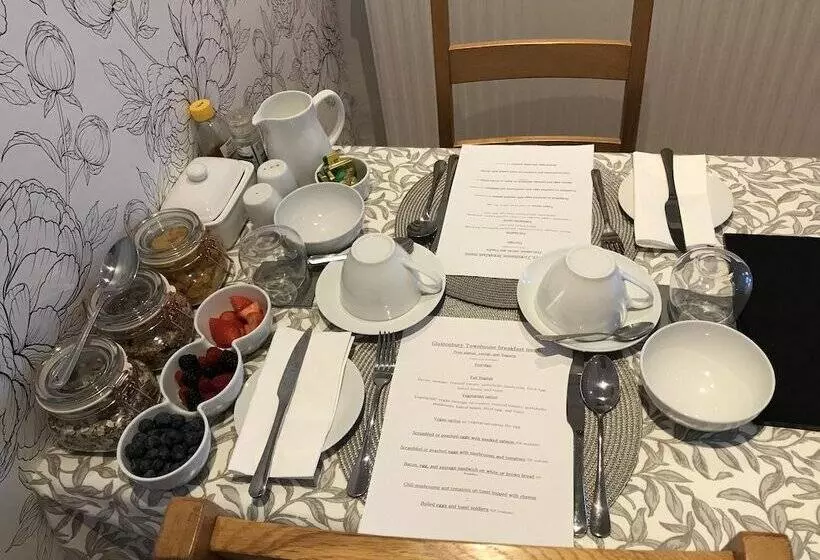 The Glastonbury Townhouse B&b