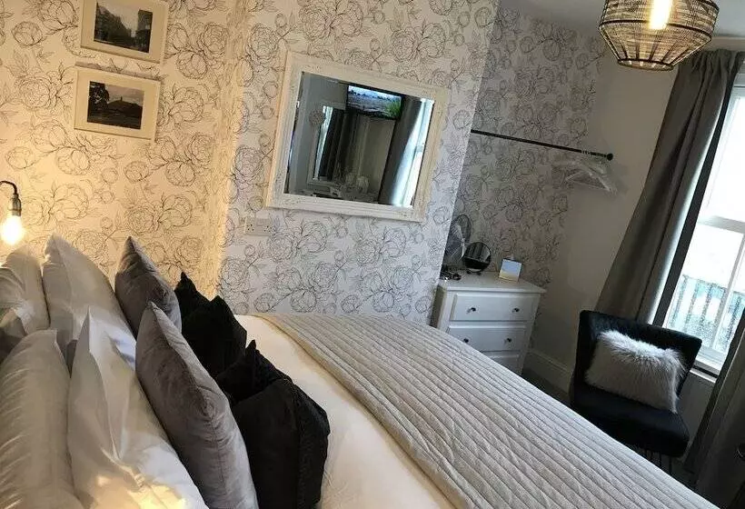 The Glastonbury Townhouse B&b