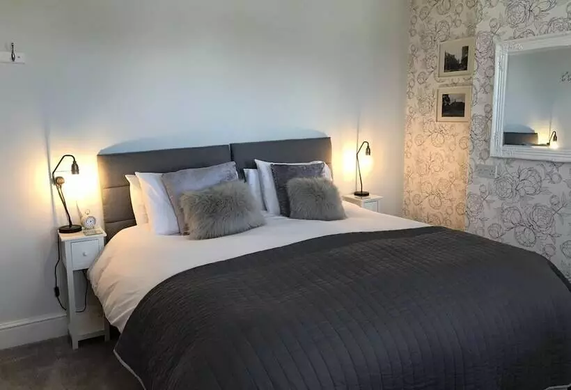 The Glastonbury Townhouse B&b