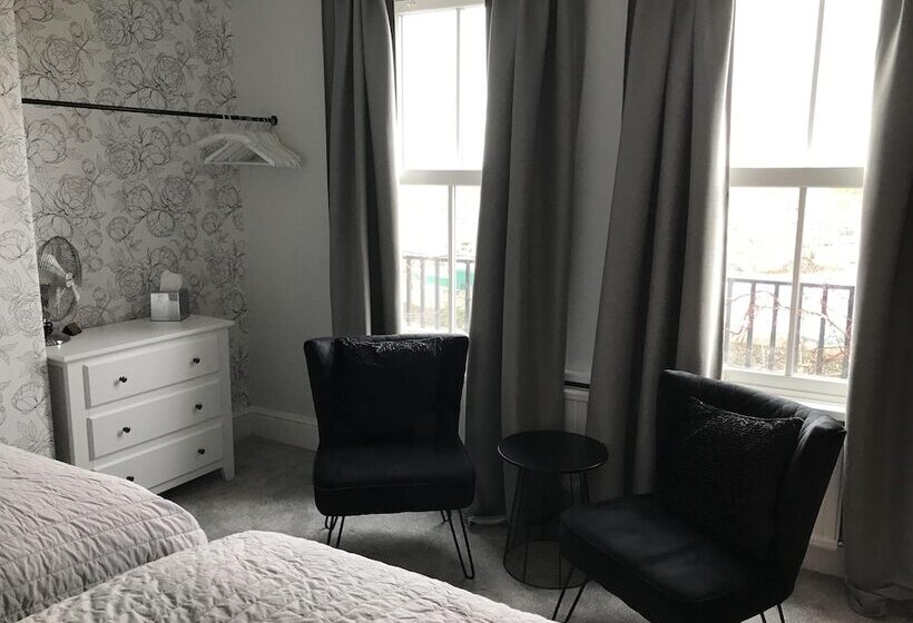 The Glastonbury Townhouse B&b