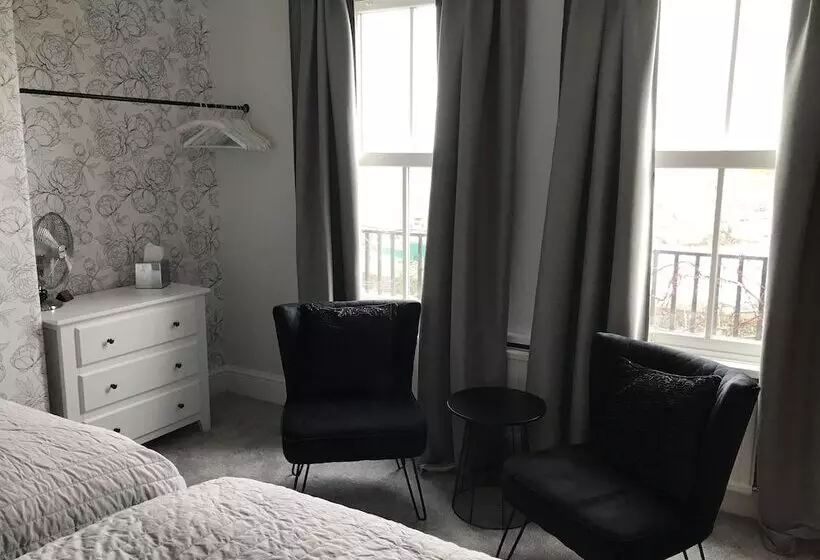 The Glastonbury Townhouse B&b