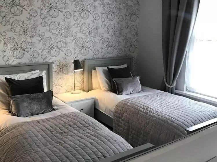 The Glastonbury Townhouse B&b