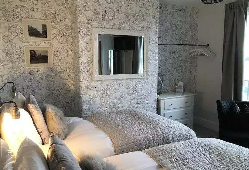 The Glastonbury Townhouse B&b