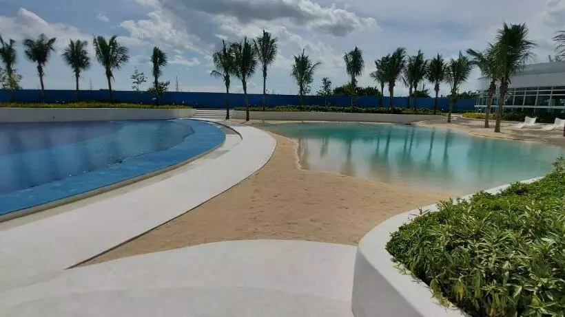Gbu S Studio With Balcony At Azure North Pampanga