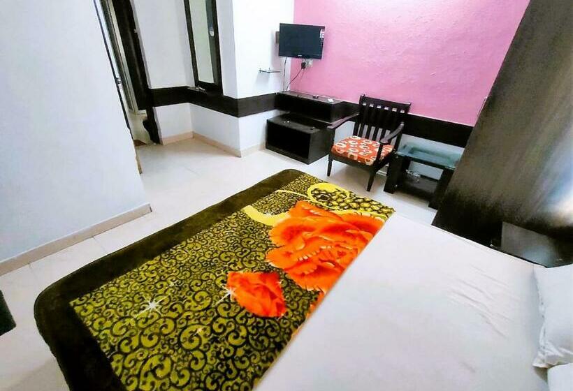 Hotel Staymaker Chakra Nayan Tara Sonu Inn