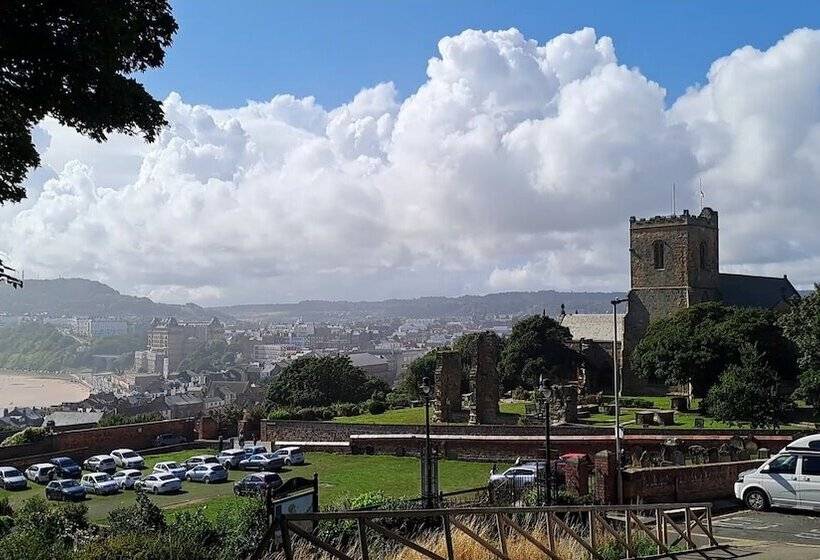 Bed and Breakfast Ainsley Court Guest House