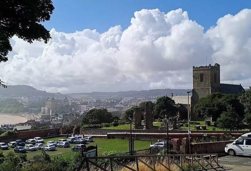 Bed and Breakfast Ainsley Court Guest House