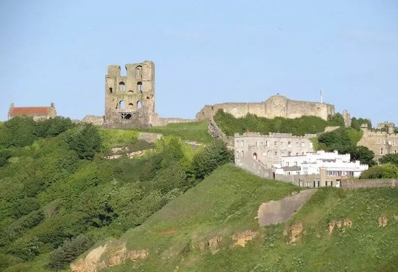 Bed and Breakfast Ainsley Court Guest House