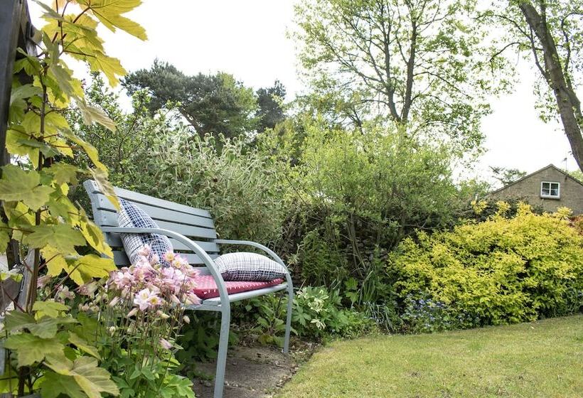 צימר Innisfree Cottage