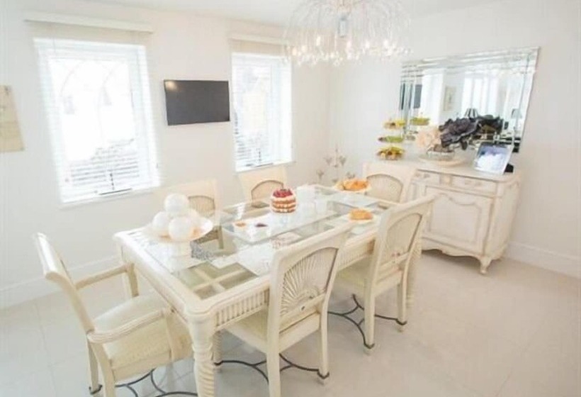 צימר Queen Bee & B