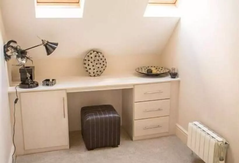 Bed and Breakfast Queen Bee & B