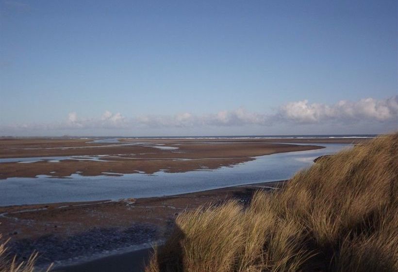 مبيت وإفطار The Farm House Guest House