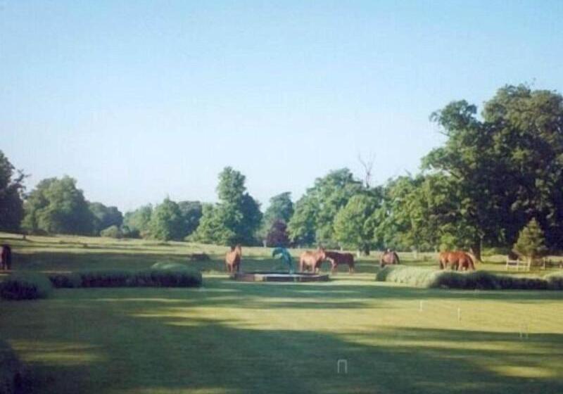 민박 Thornham Hall