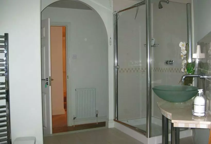 مبيت وإفطار West Lodge At Porters End