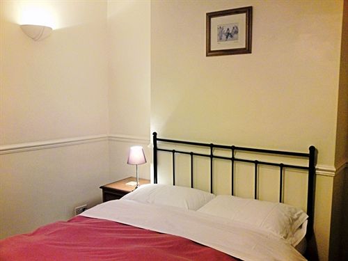 مبيت وإفطار Crestwell House