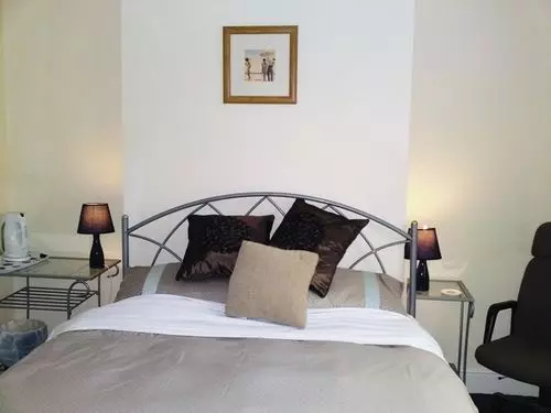 مبيت وإفطار Crestwell House