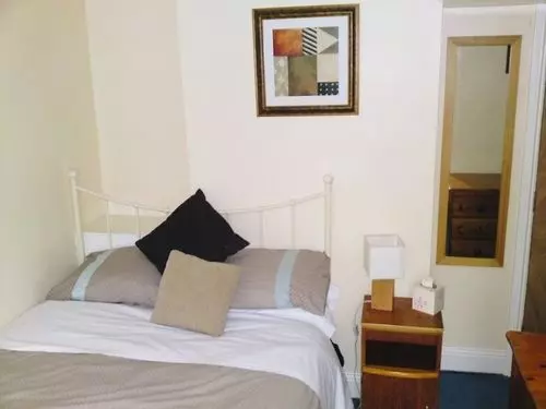 مبيت وإفطار Crestwell House