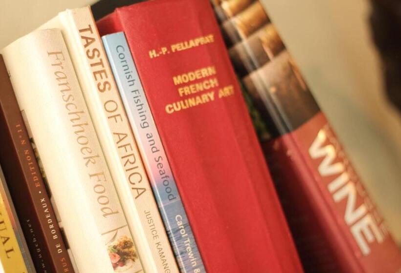 Отель Halfway House Inn