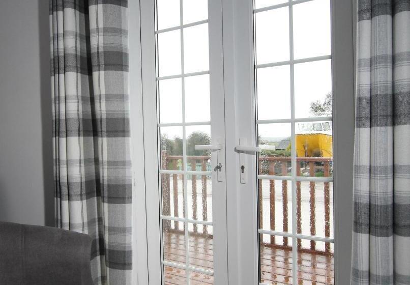 Отель Halfway House Inn