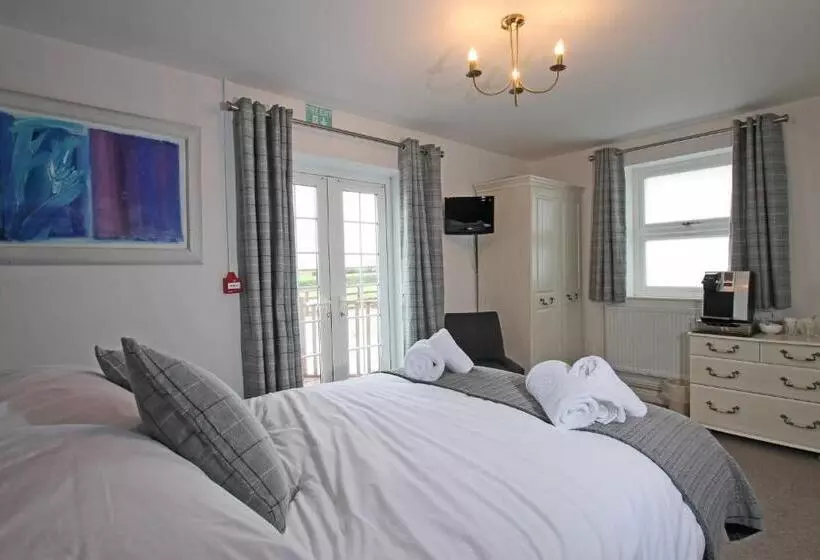 酒店 Halfway House Inn