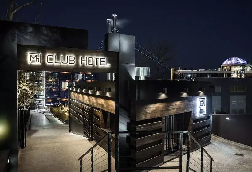 Szálloda M1 Club
