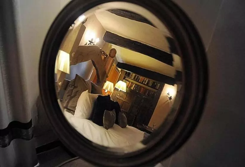 هتل The Frenchgate Restaurant &