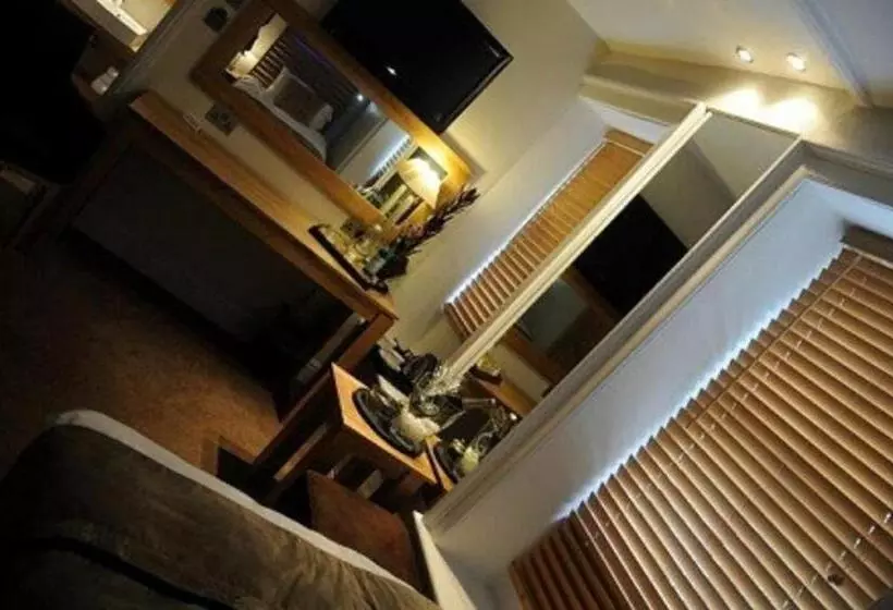 هتل The Frenchgate Restaurant &