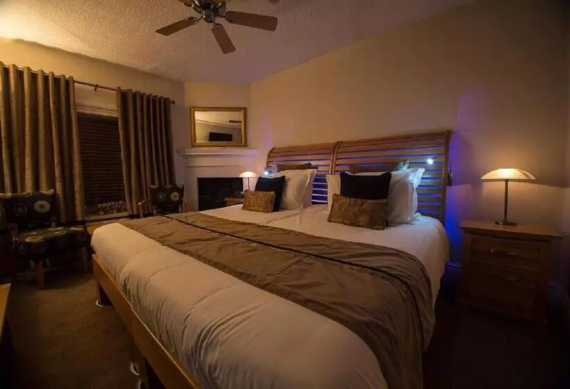 هتل The Frenchgate Restaurant &