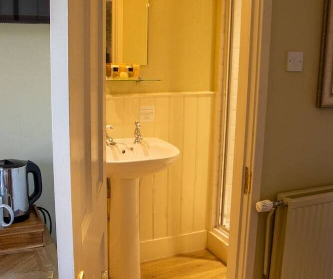 בית מלון כפרי The Green Dragon